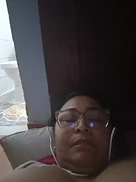 Momy-hot-gril
