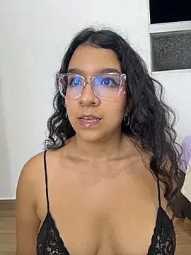 Gia_cutee - show open ass