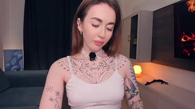 CinthiaHousner - spank my yummy butt