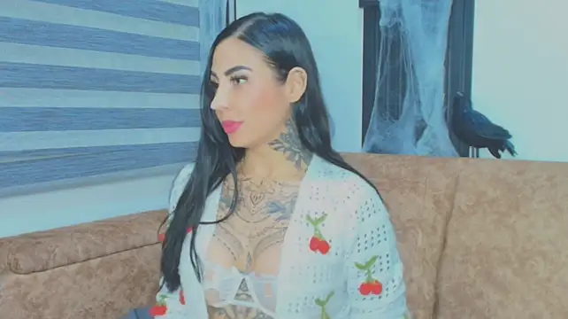 EmiliMontero - Naked and Squirt