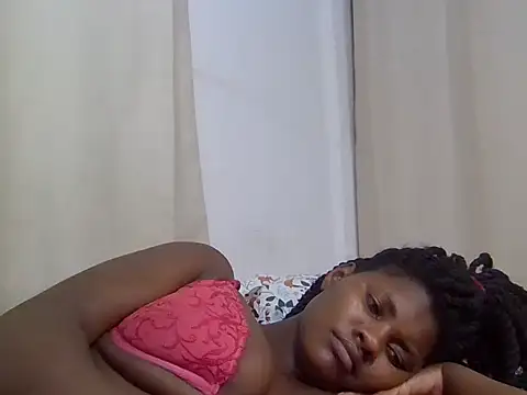 Smallprettygal - show pussy