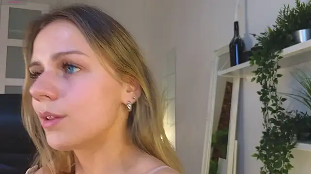 WendyDolie - Tits massage under a tank top