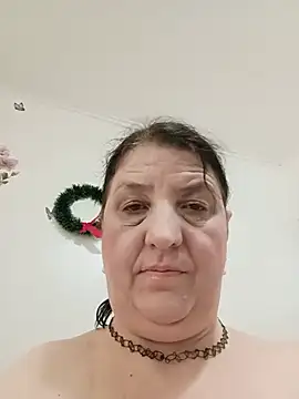 RidemerafSuzana - Im at work and i can not get naked