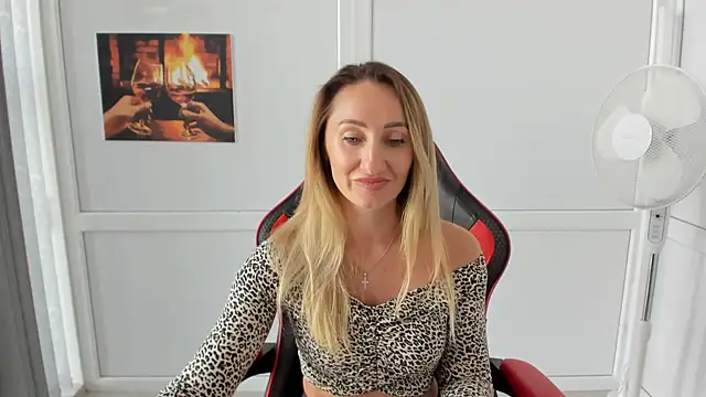LilyDreamm - want to buy myself a lace sexy bodysuit