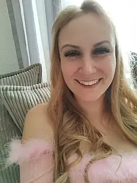 SweetGermanGoddess - 🍒Squeeze and jiggle the tits