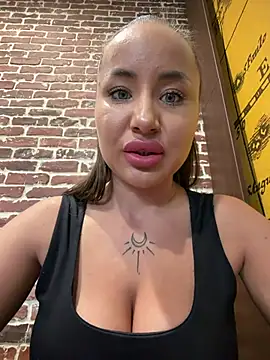 Beautydiamond - Spank naked tits in cafee