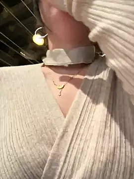 Huihui_520 - 撞到下巴痛痛，哥哥心疼宝宝