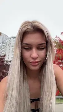 KikiWatson - Show figure in public 😈