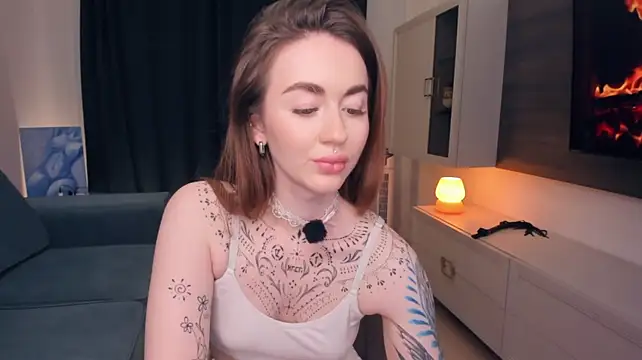 CinthiaHousner - spank my yummy butt