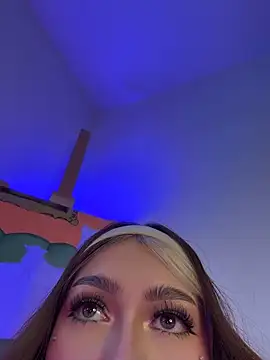Daniela_ruizz - Plug in ass