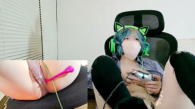 Hazuki_8008 - シャツのボタン外してブラの隙間から１０秒乳首見せ