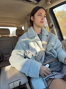 DollyTall - DILDO RIDDING IN PARKING (SO RISKY)
