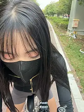 Xiao-Lin - 户外路边脱内衣露奶1分钟