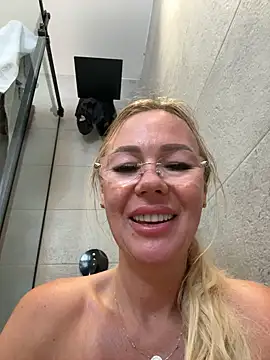 Michele_nolimi - suck my toes 🦶
