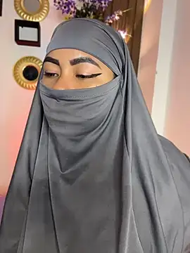 Isa-anbar - show open pussy