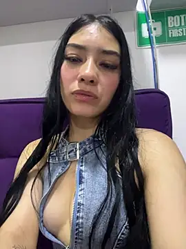 TayylorSexx - Bouncing my oiled-up ass my friend spank