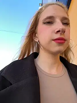 Michelle_lovique - SUCK DILDO WITH SALIVA DROPS ON MY TITS