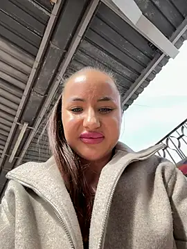 Beautydiamond - Spank naked tits in cafee