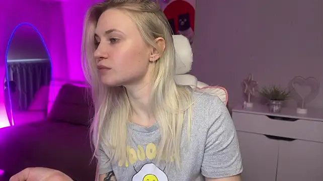 Sofia_Kenwood - fingers in my wet and hot pussy