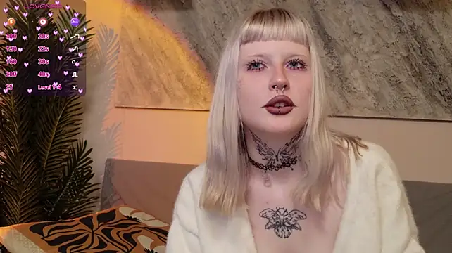 MilkMeSoftly - fingers in pussy