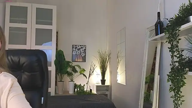 WendyDolie - Tits massage under a top