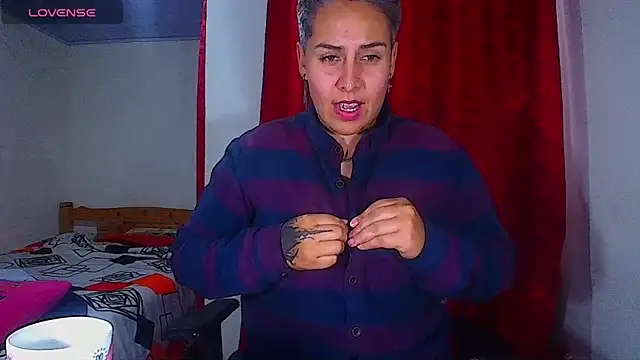 Yessi_rousse - Spitting on tits + sucking them