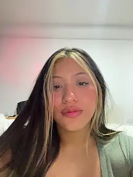 Estefanii- - DOMI INSIDE DEEP INTHE BATHROOM+ SQUIR💦