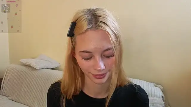 HarriettKitty - TEASE WITH RIBS AND TUMMY