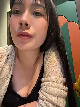 CiCi9 - 🦌园长户外闺蜜舔乳头