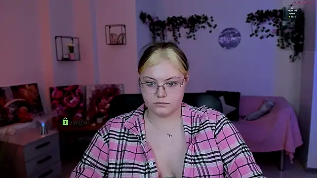 Nikole_kitt - lick the nipples