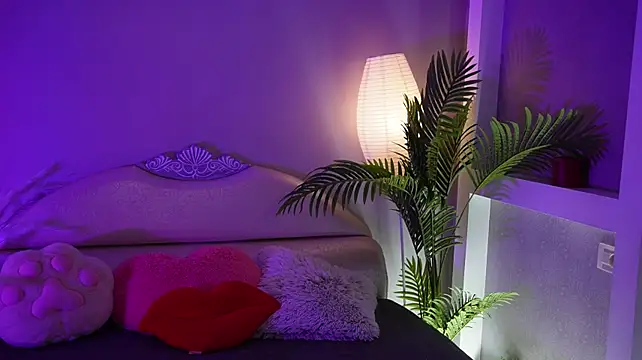 Markkissa - Champagne for lovely girl + lotion show