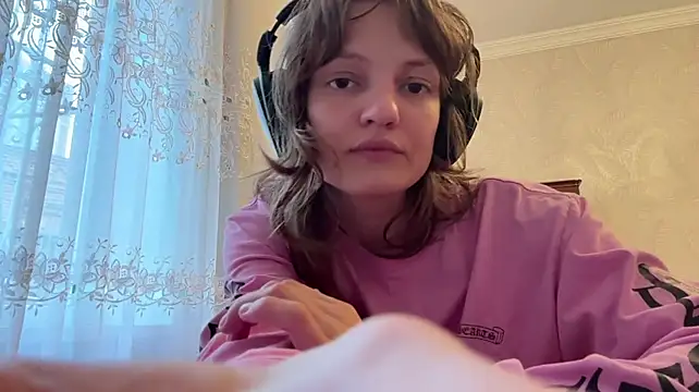 TheoPoch - Look my cam close, what color my eyes?