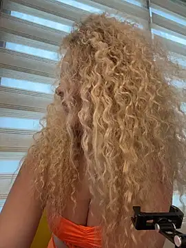LaceyDover - 💃 Striptease with attitude