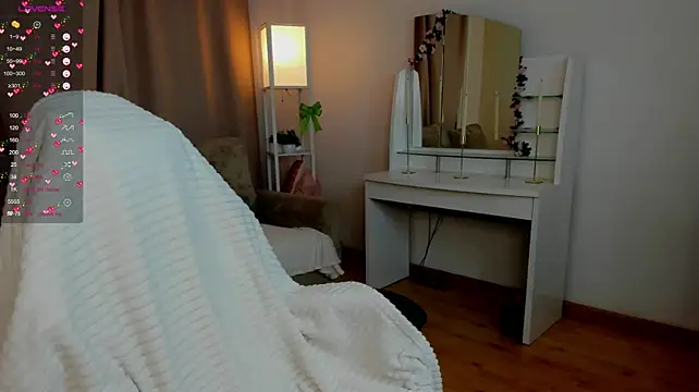 LaylaSunshinee - show tongue