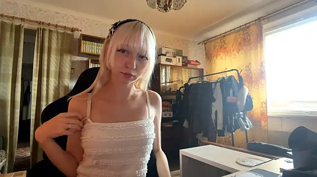 AdelaidaHeon - eye contact <3 1 min