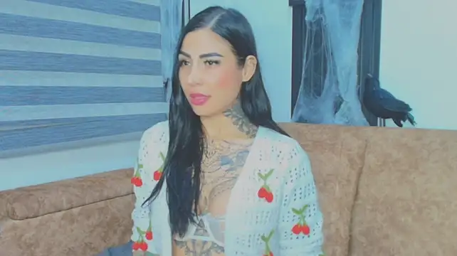 EmiliMontero - Naked and Squirt