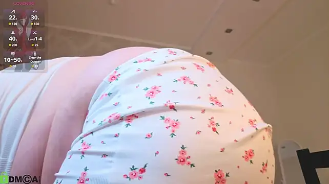 Ruth_Oliver - Give each new viewer a kiss on the cheek