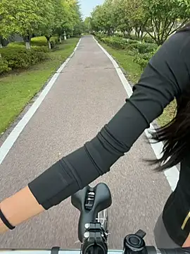 Xiao-Lin - 户外路边脱内衣露奶1分钟