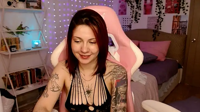 Lily_Flores - CRAZY CUMSHOW