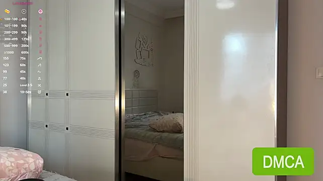 JuliaPierce - put me in doggy style on bed