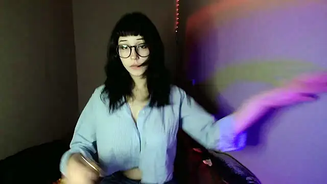 MarinaSteinkuehler - I'll show you the color of my bra