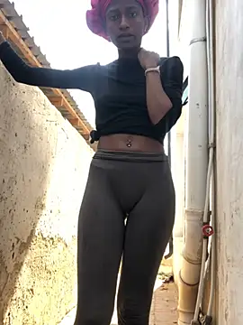 Caramel102004 - Get naked outside
