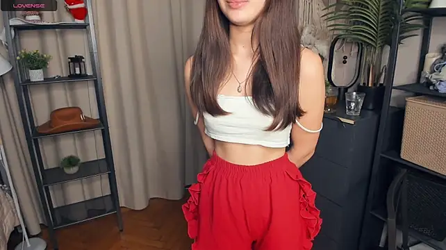 ReynaCarco - Flash tits and play with them