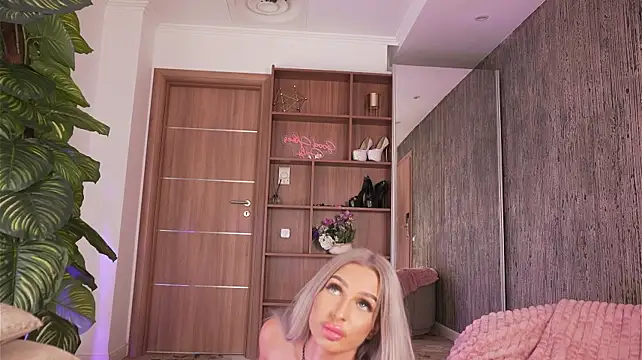 ArianaXO_ - make my legs weak