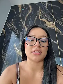 Lola_sweeet18 - flash tits + suck