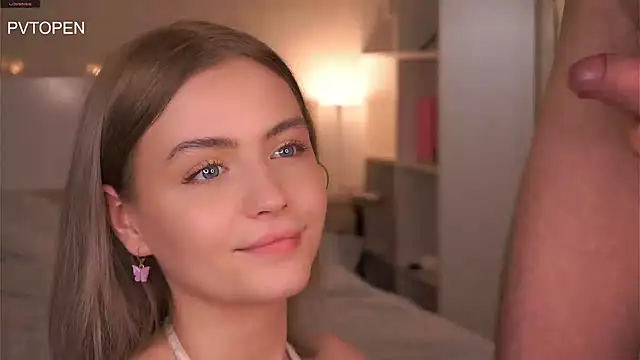 Missbeatriss - cum on face sex show