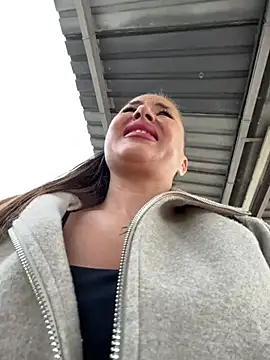 Beautydiamond - Finger pussy in the full caffe