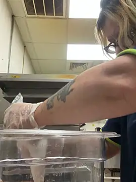 Lindzybella - Get naughty at work with me