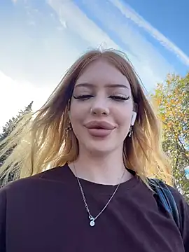Jean_Graay - flash naked pussy + doggy! OMG!