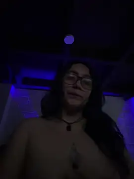 Ravelyn__ - Spanks ass